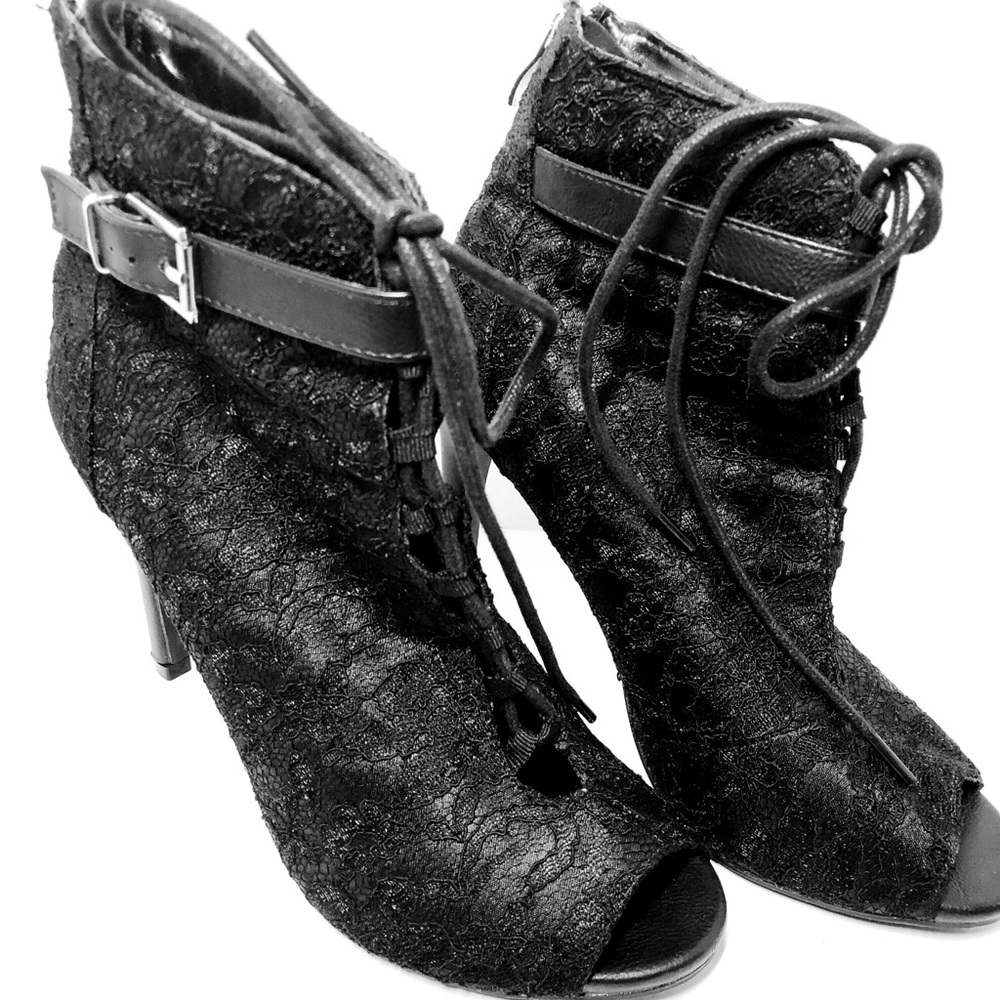 Lace detail lace up open toe heel booties